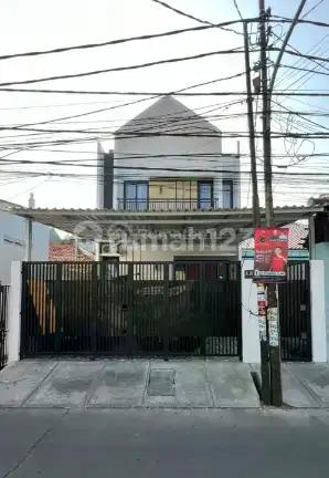 Rumah Bagus Siap Huni di Utan Kayu Jakarta Timur