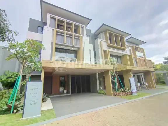 Rumah cantik 3 lantai lebar 8 dan 9 meter siap di UTJ banyak pilihan dekat mall eastvara harga include ppn banyak diskonnya bisa kpr semua bank