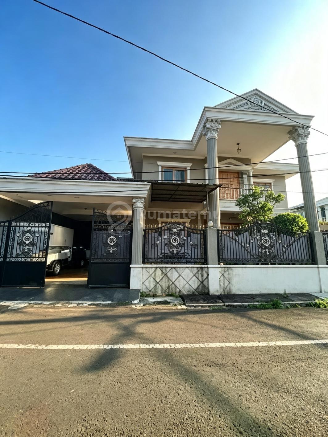 Rumah Mewah Hook Dalam Komplek Curug Indah Jatiwaringin Jaktim