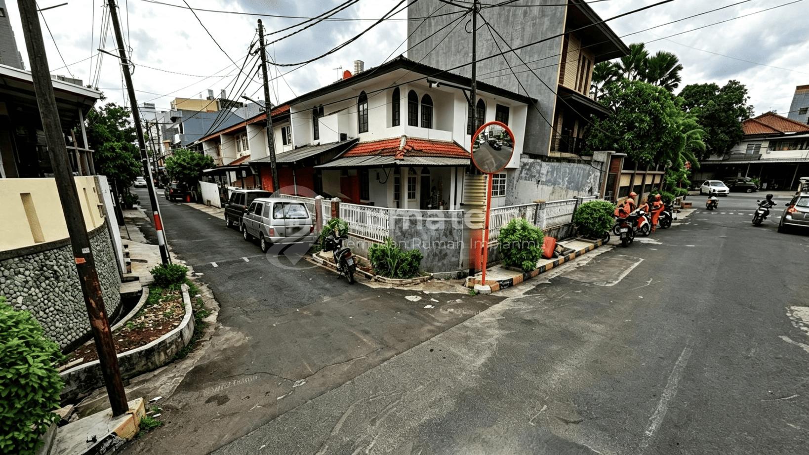 dijual dan disewakan rumah di area usaha kuliner Kelapa Gading Timur, Jakarta Utara
