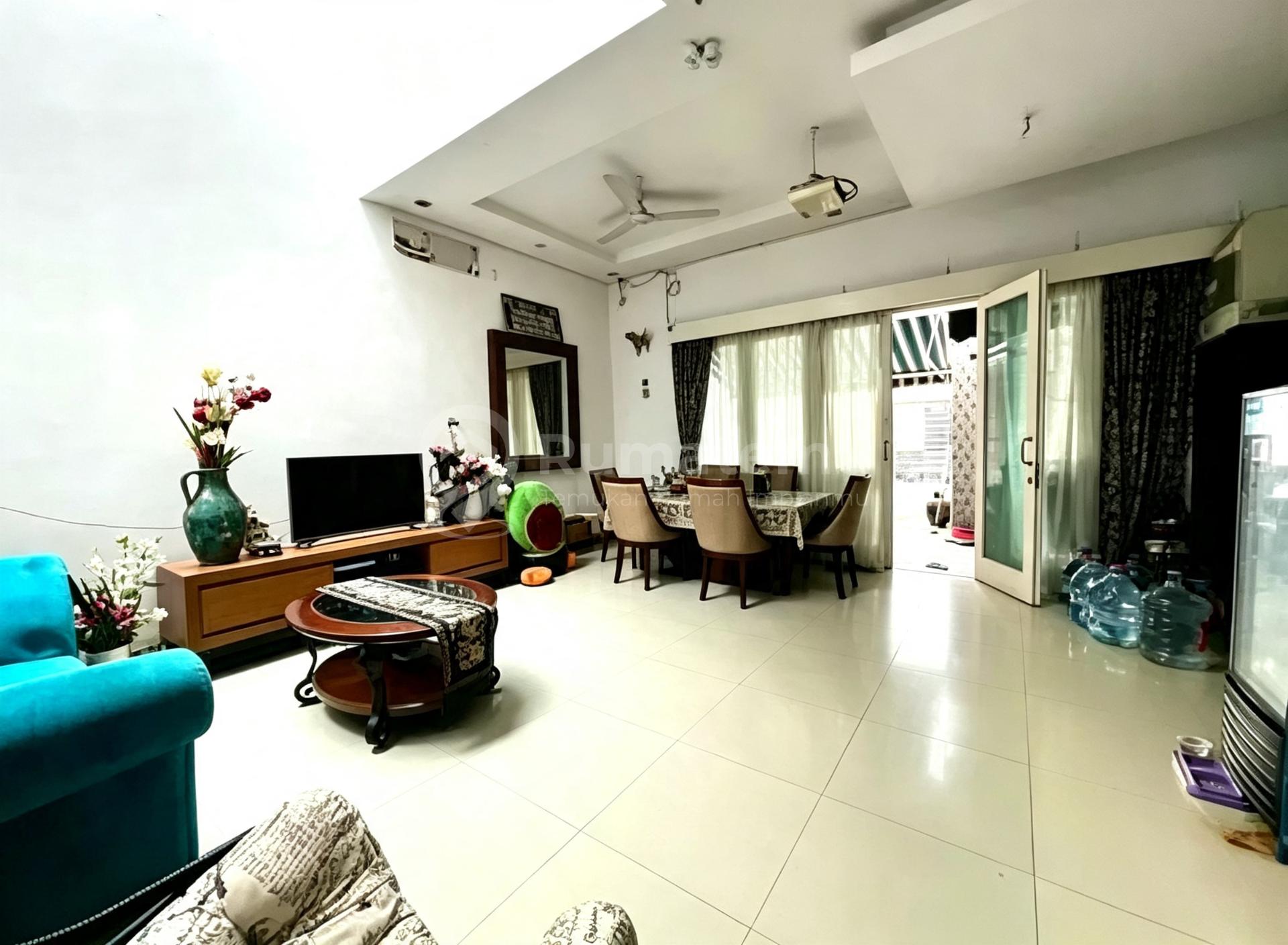 Dijual Rumah di Kemang Selatan