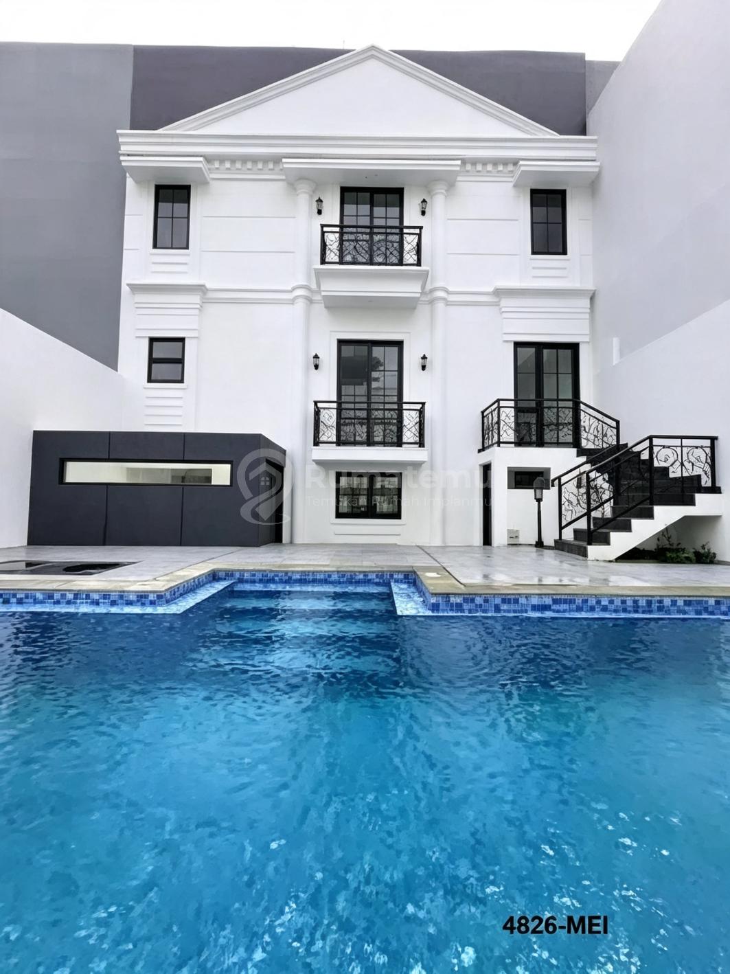 Dijual Rumah Mewah Strategis Ada Kolam Renang di Bintaro Sektor 7