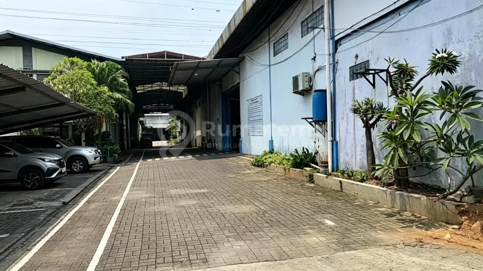 Gudang Poris Plawad Cipondoh LT 1Ha Lb7000m2 SHM Akses 40Ft