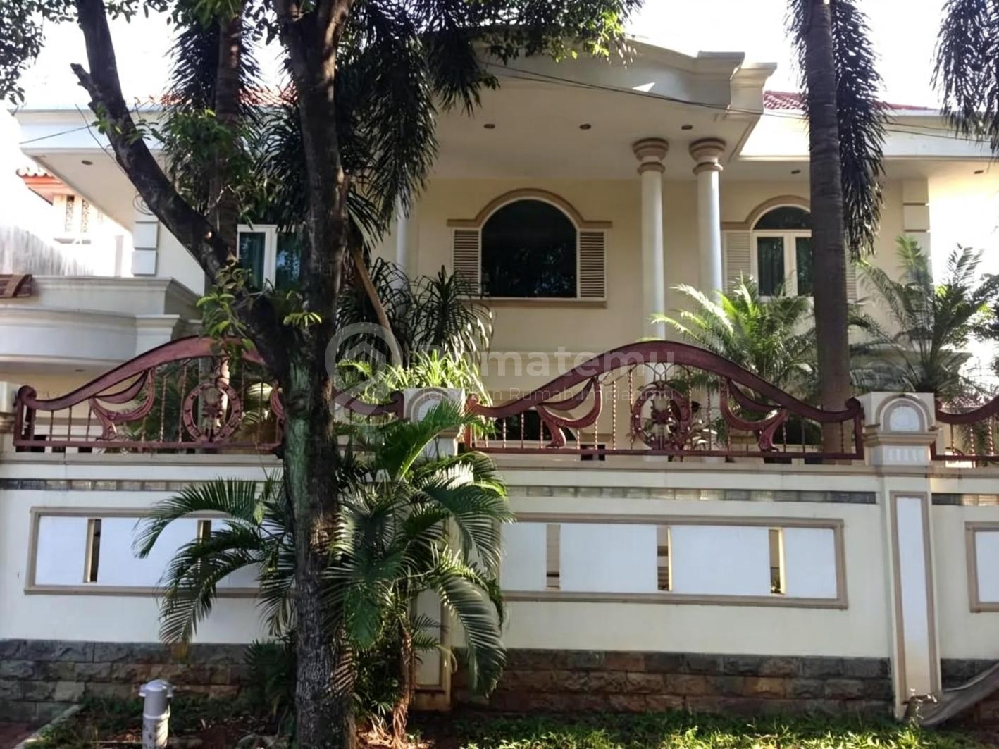 Dijual Rumah Mewah di Giri Loka 3 BSD City Ada Pool
