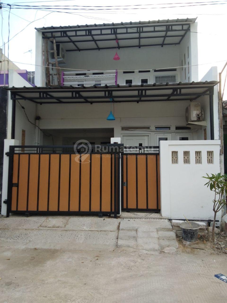 Rumah dua lantai perum villa mutiara gading 1bekasi