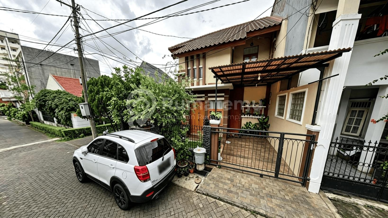 Dijual rumah baru wooden style cantik lokasi strategis di area Bintaro sektor 4