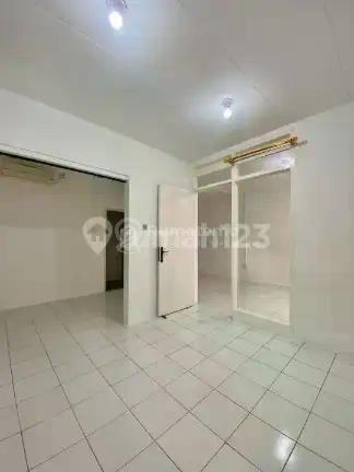 Dijual Rumah Lama Siap Huni Pondok Indah Jakarta Selatan