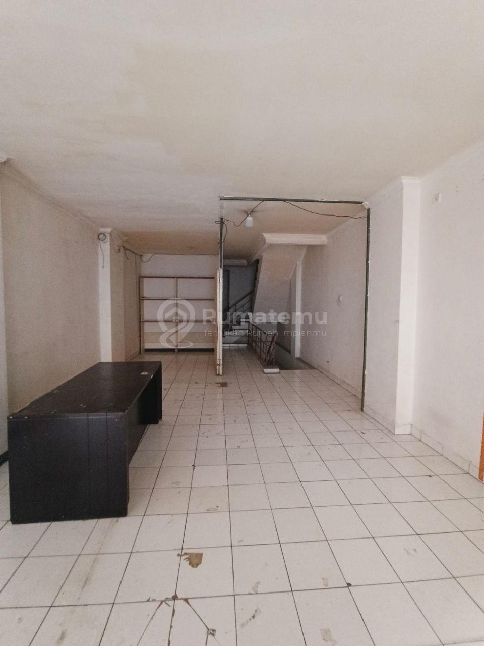 Disewakan Murah Ruko Mutiara Taman Palem