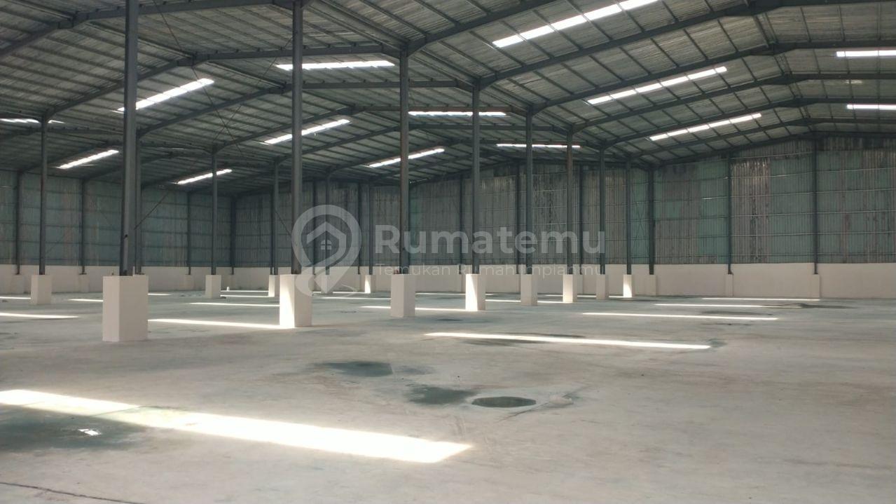 Gudang di Pakuhaji Tangerang disewakan cepat luas 2291 meter Siap Pakai Akses container 40 feet