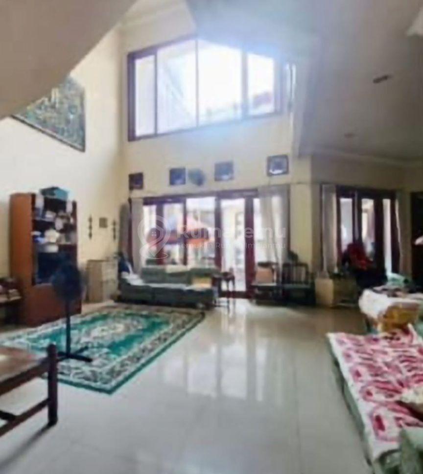 DIJUAL RUMAH 2 LANTAI DAERAH KEBAYORAN BARU