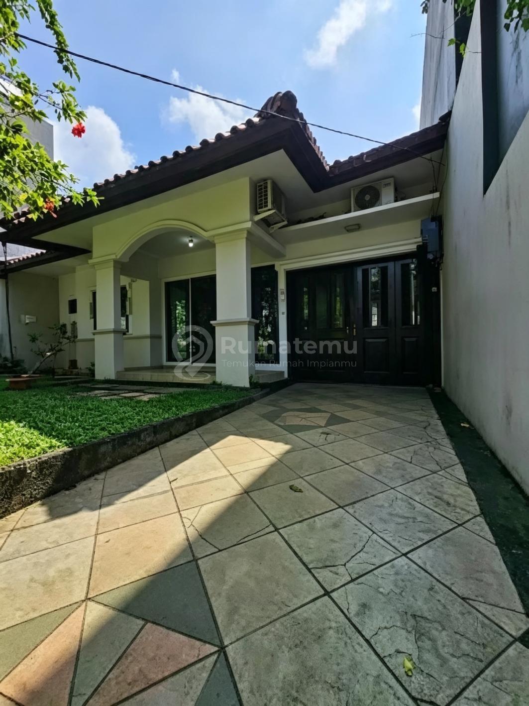 Dekat Pim2, Dijual Rumah Siap Huni di Pondok Indah Jakarta Selatan