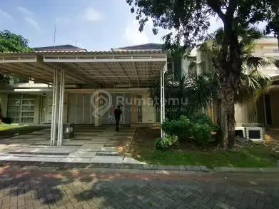 Sewa Rumah Pakuwon Indah Full Furnished Depan Pakuwon Mall Bagus