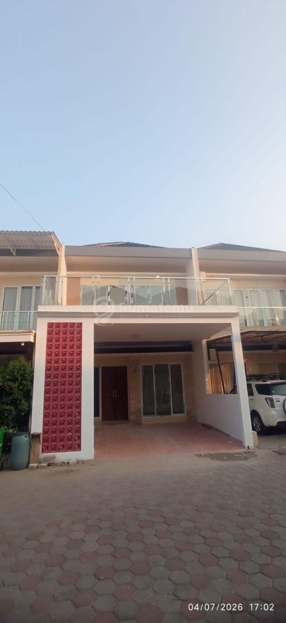 Rumah 3 KT Harga 1,1 M di Cluster Royal Premier Bekasi Utara, LT 72 m² LB 72 m², SHM