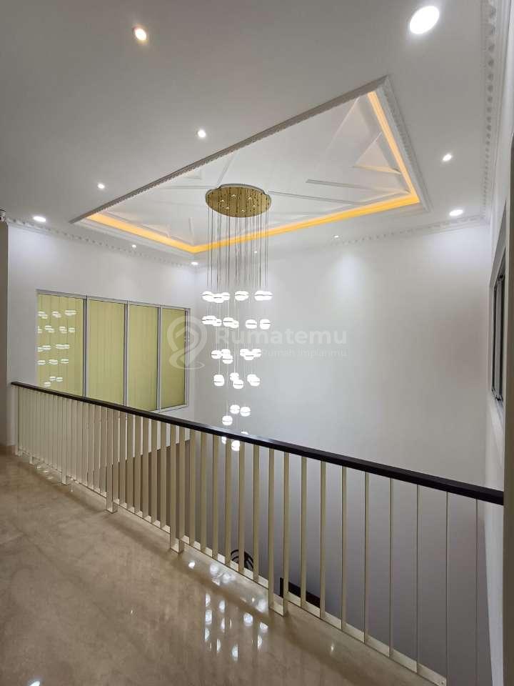 Dijual Cepat Rumah di The Riviera at Puri 8×18.