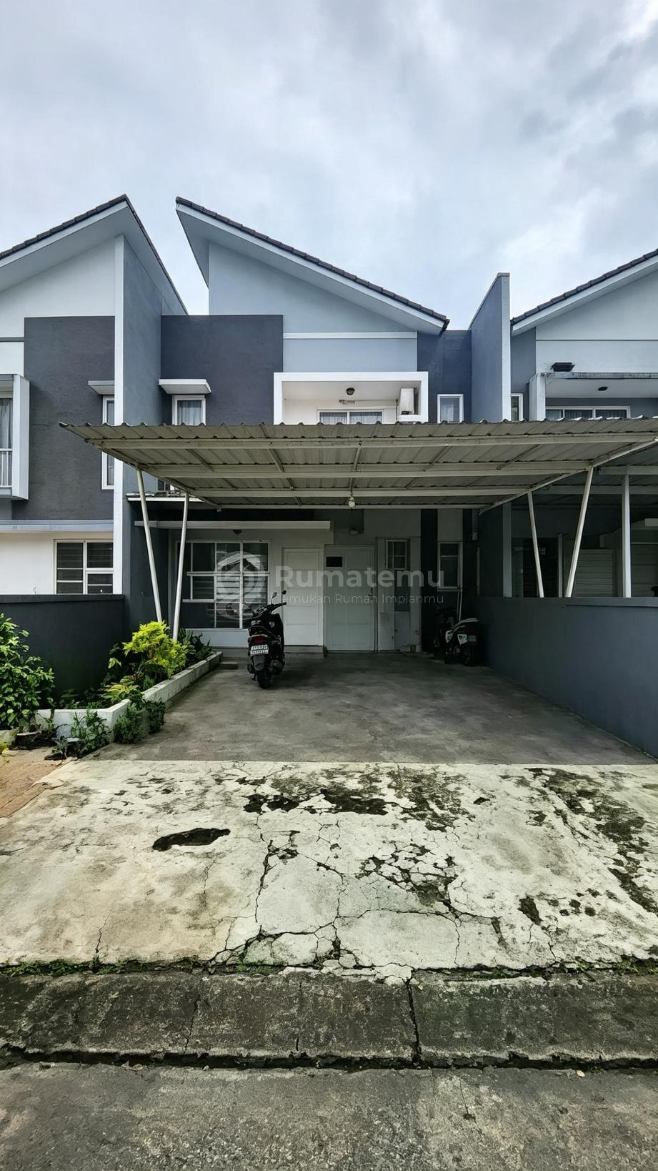 Rumah 2 Lantai Siap Huni Dekat Sport Club Serpong Garden 2 Cisauk