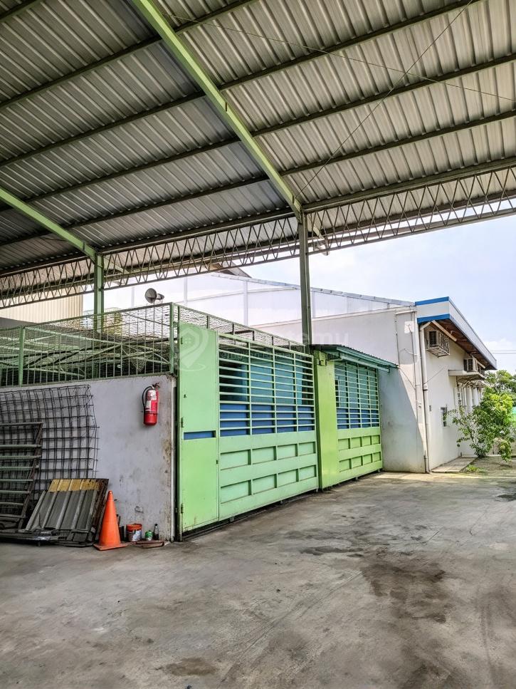 Tanah Kamal Raya Bonus Bangunan Luas 1620 M2 Akses Container 40 Feet Siap Pakai