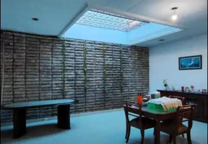 Rumah Taman Villa Posisi Hook