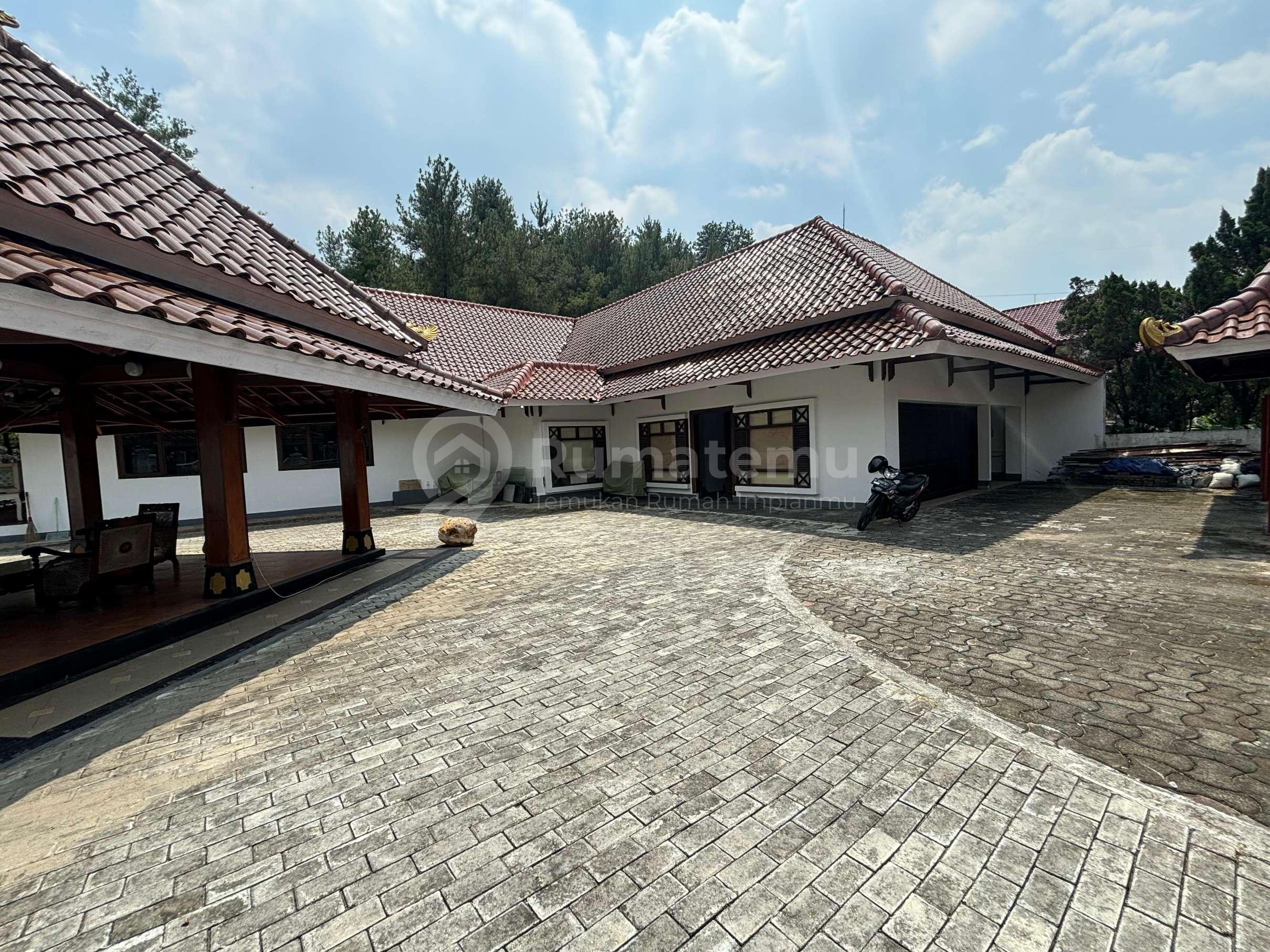 Dijual rumah mewah luas + kolam renang di Villa Cinere Mas, Pisangan, Ciputat
