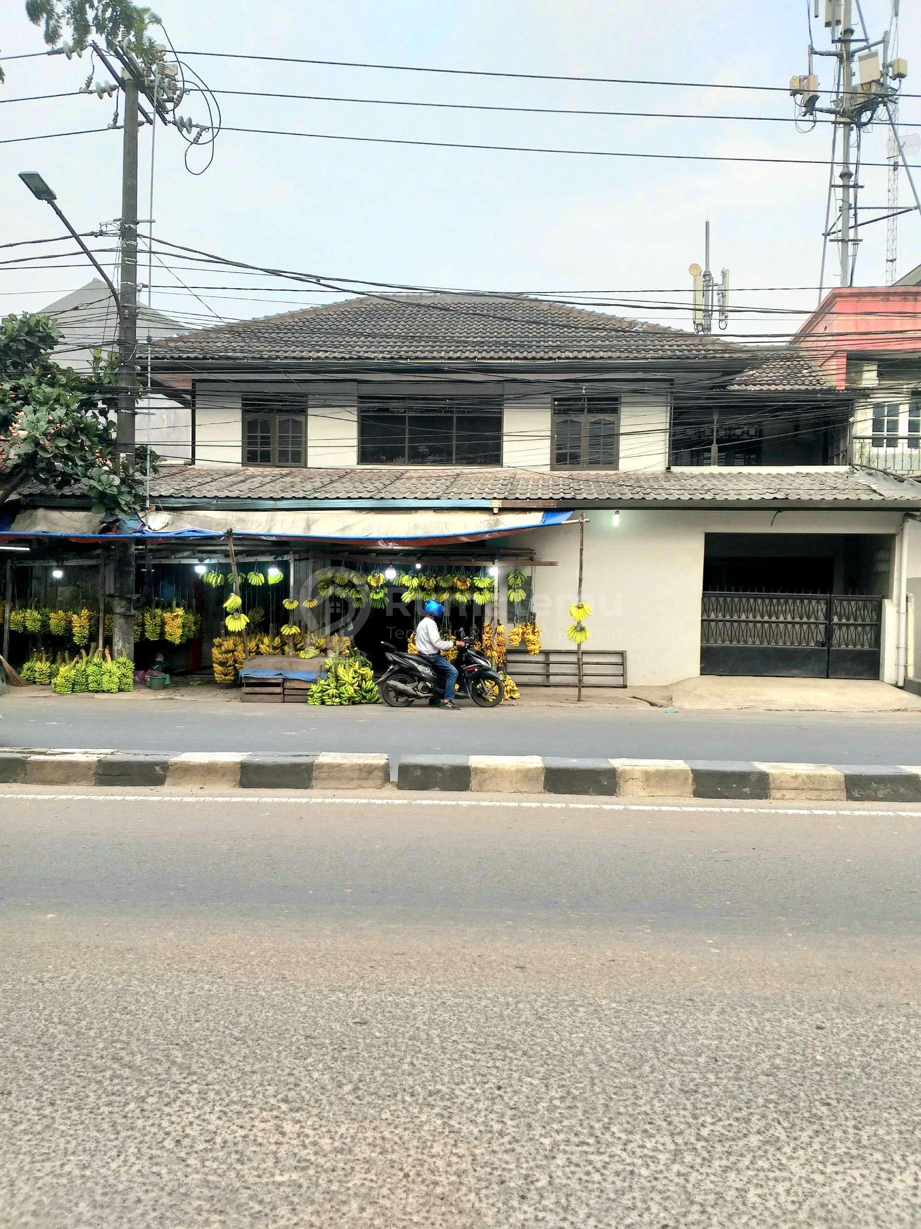 Dijual rumah unfurnised diarea komersil strategis di Sudimara Barat