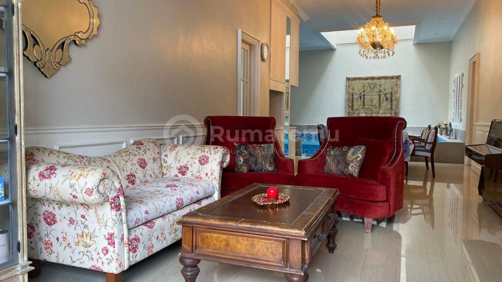 DISEWAKAN RUMAH 2 LANTAI DI DAERAH KEBAYORAN BARU