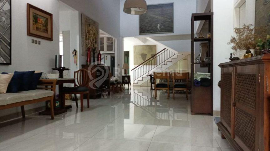 DIJUAL RUMAH 2 TINGKAT DI KEBAYORAN BARU