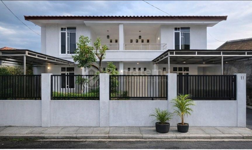 DIJUAL RUMAH KEMBAR 2 LANTAI LOKASI STRATEGIS 