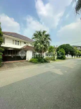 Rumah Lama Layak Huni di Lokasi Premium