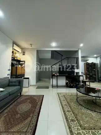 Rumah Cantik Jalan Lebar One Gate System, SHM Bekasi