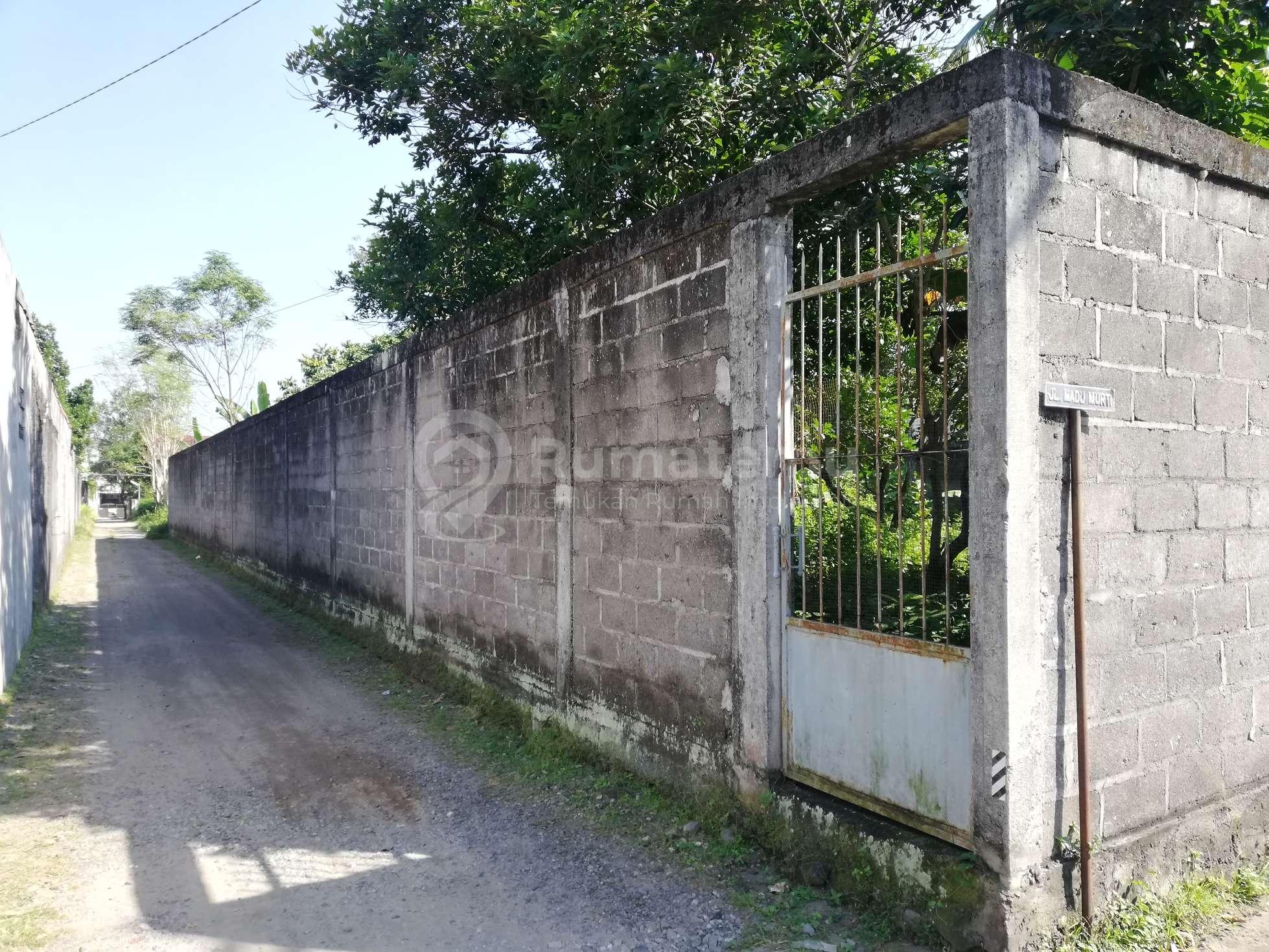 Tanah Hook 2 Muka Mangku Jalan Aspal Condongcatur Ngaglik Sleman 4 Menit Pakuwon Mall 10 Menit UGM Jogja