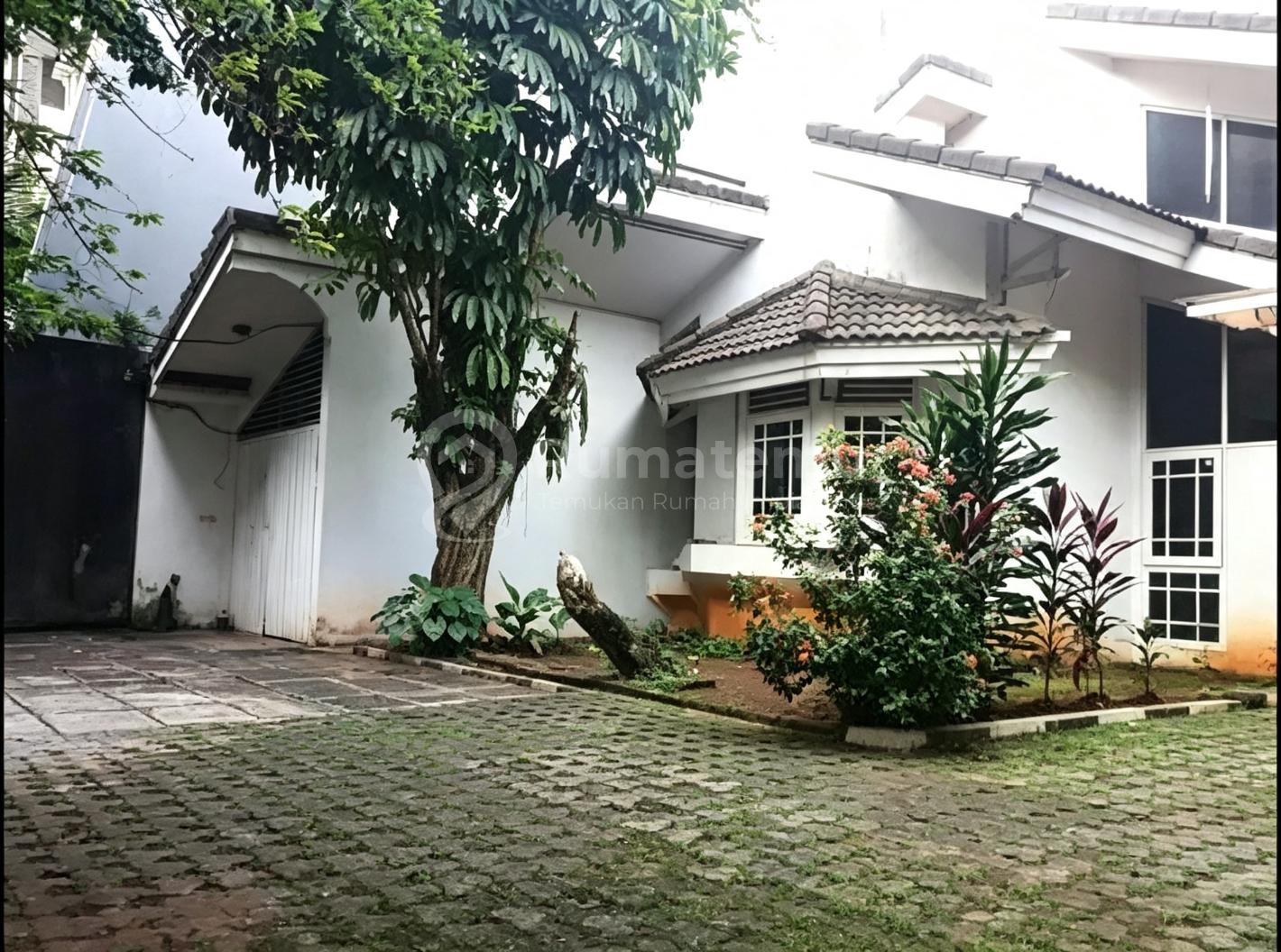 Dijual rumah pinggir jalan di kayumanis, Matraman, Jakarta Timur