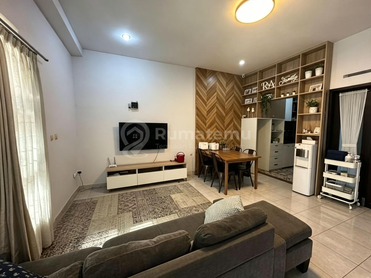 Jual Rumah Cantik Cijagra Dekat Suryalaya, Buah Batu Bandung Lokasi strategis