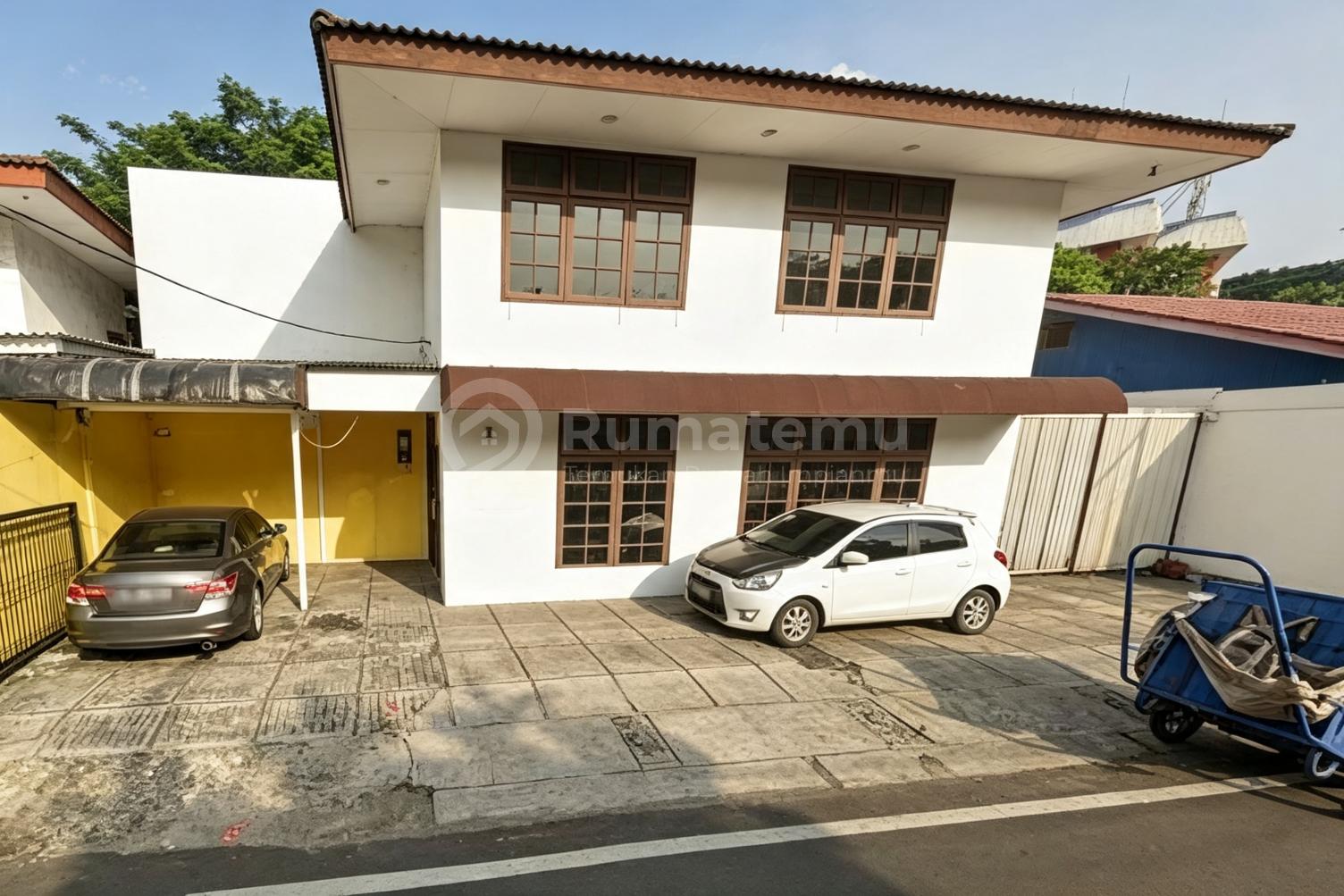 Jual Rumah di Area komersial x cafe di Cempaka Putih Barat, Jaka