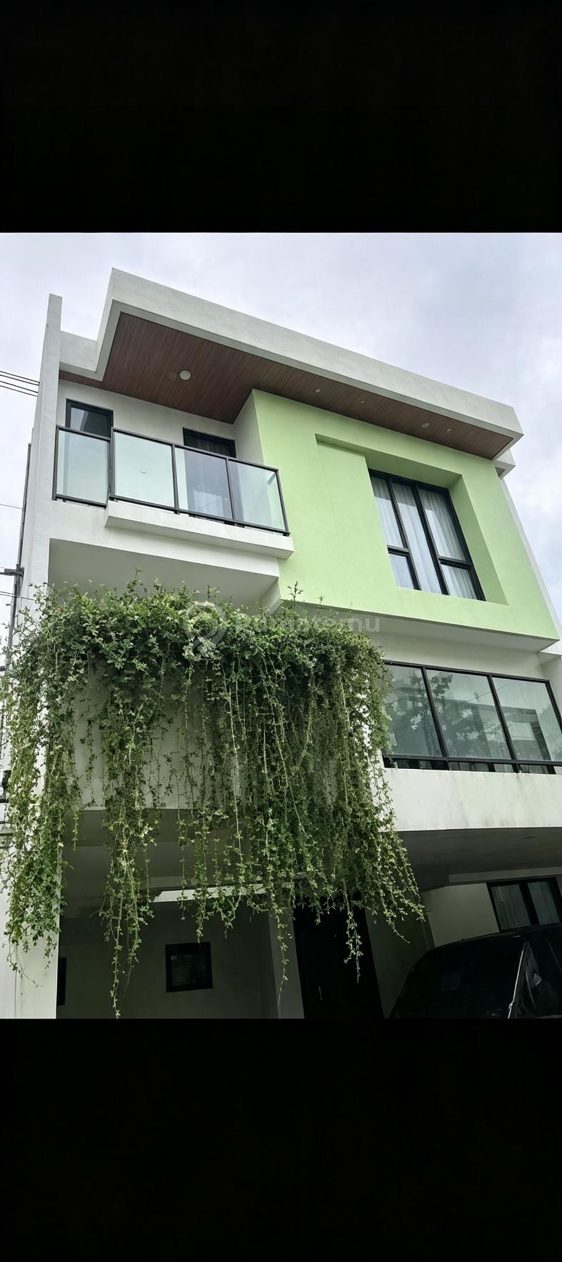 Rumah Smarthome 3 Unit 2.5 Lantai di Kebon Jeruk