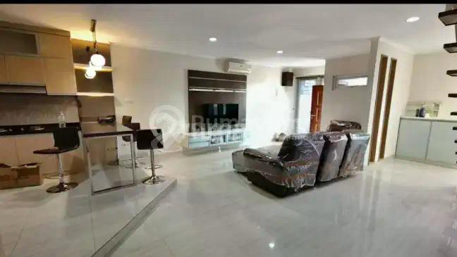 Dijual Rumah Full Furnished Brand New @Green Court, Cengkareng