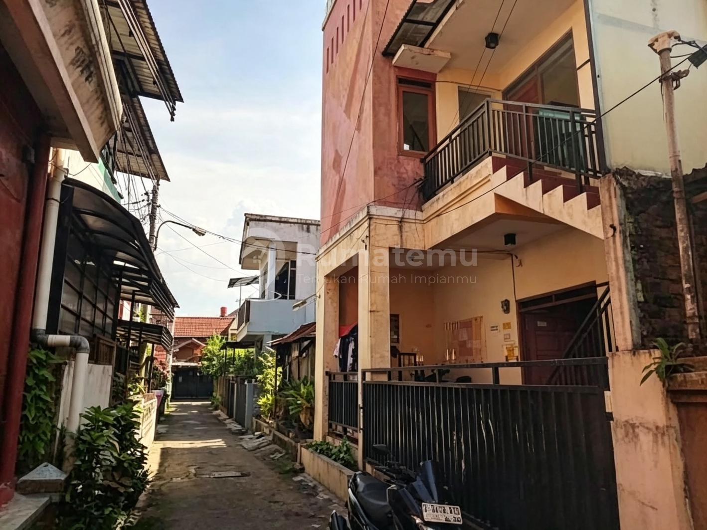 Jual Rumah Kost Aktif Antapani, Akses 1 Mobil Dekat Arcamanik Bandung