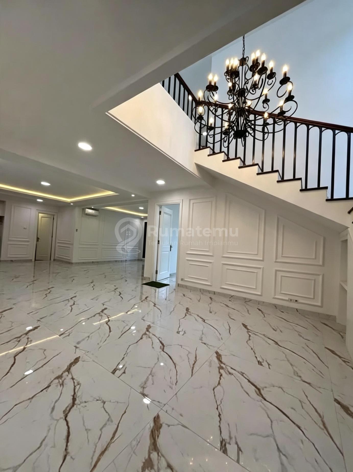 Rumah Bagus Unfurnished SHM Sektor 8 - Bintaro, Tangerang Selatan