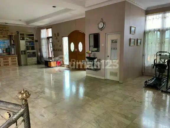 Rumah Mewah 3 Lantai Masuk Komplek, 500 Meter Ke Tomang Raya