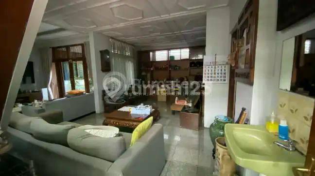 Rumah Lama Strategis Area Senayan, 150 Meter ke Jln Patal Senayan