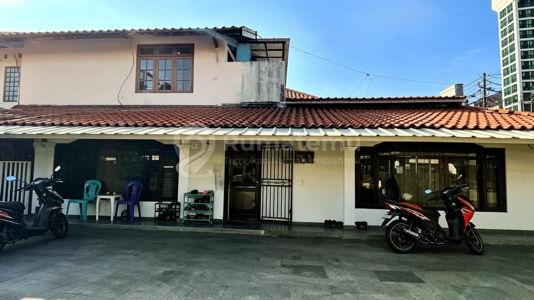 DIJUAL RUMAH HOOK 559M2 DI CIPINANG, JATINEGARA, SHM