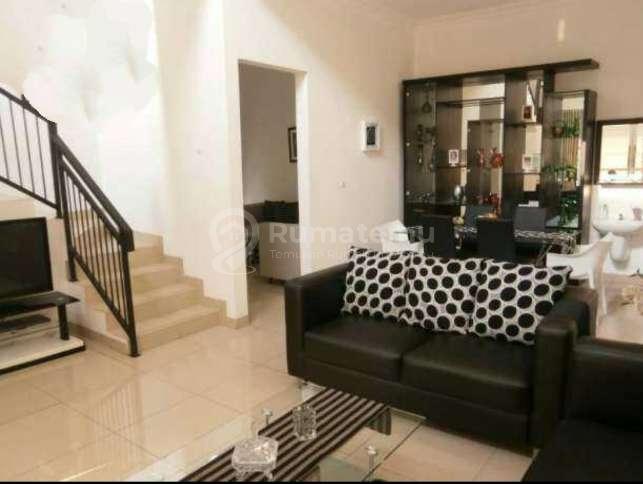 Sewakan Rumah Hook Mewah di Pejaten Timur, Pasar Minggu, Jakarta Selatan