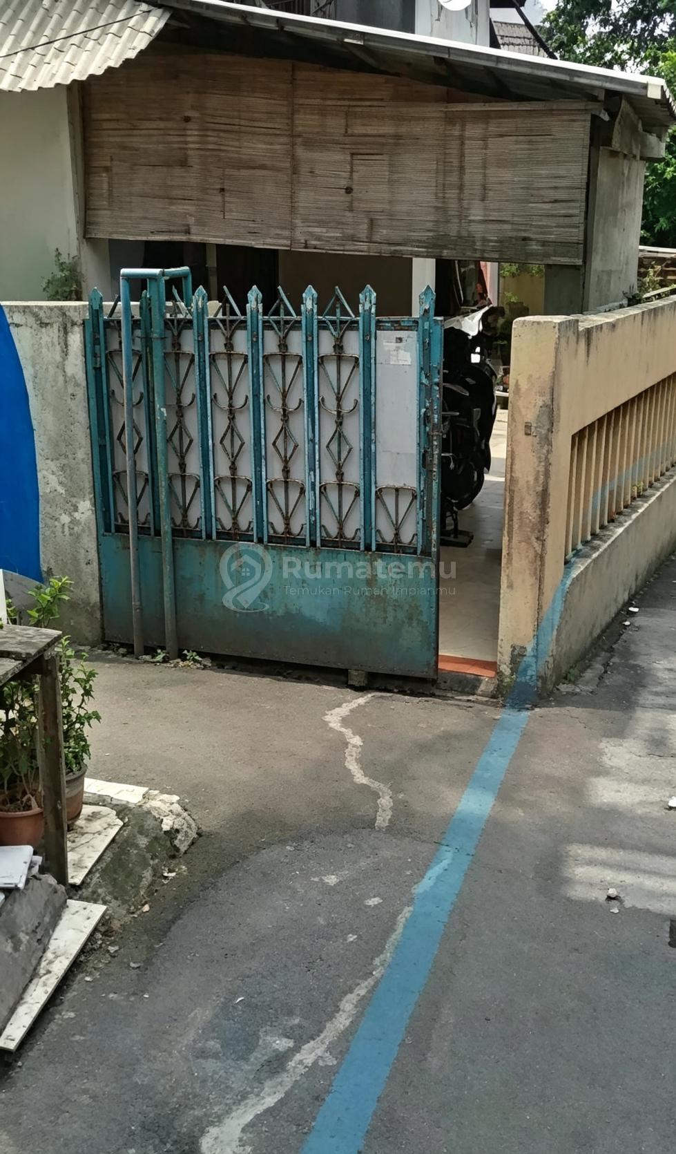 Jual cepat rumah hitung tanah bebas banjir di jl. Jati, Cibubur Ciracas Jaktim