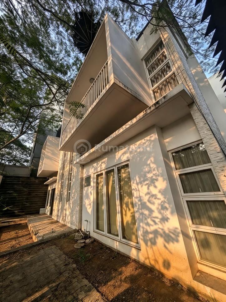 Dijual Murah Rumah 6 KT Senilai NJOP di Grand Orchard Kelapa Gading