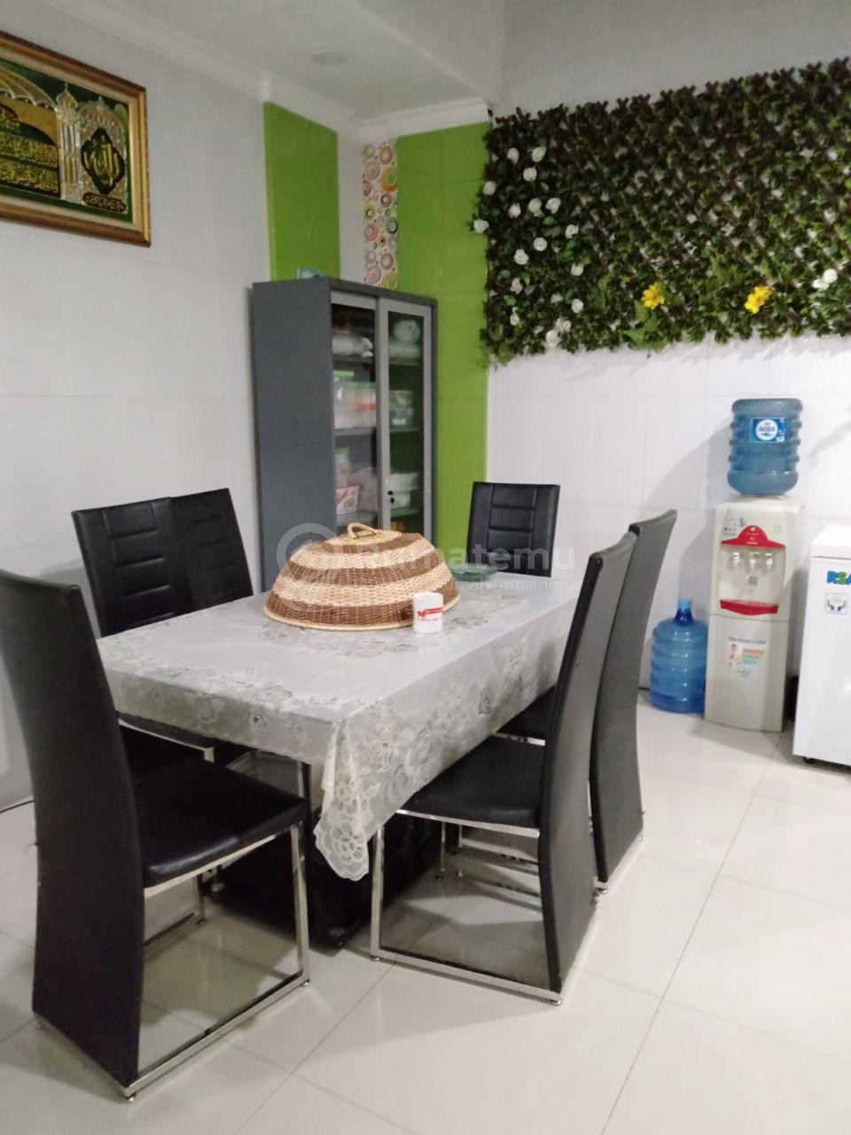 Rumah Rapih 3 Lantai Siap Huni di Perumahan Royal Residence Pulogebang Cakung