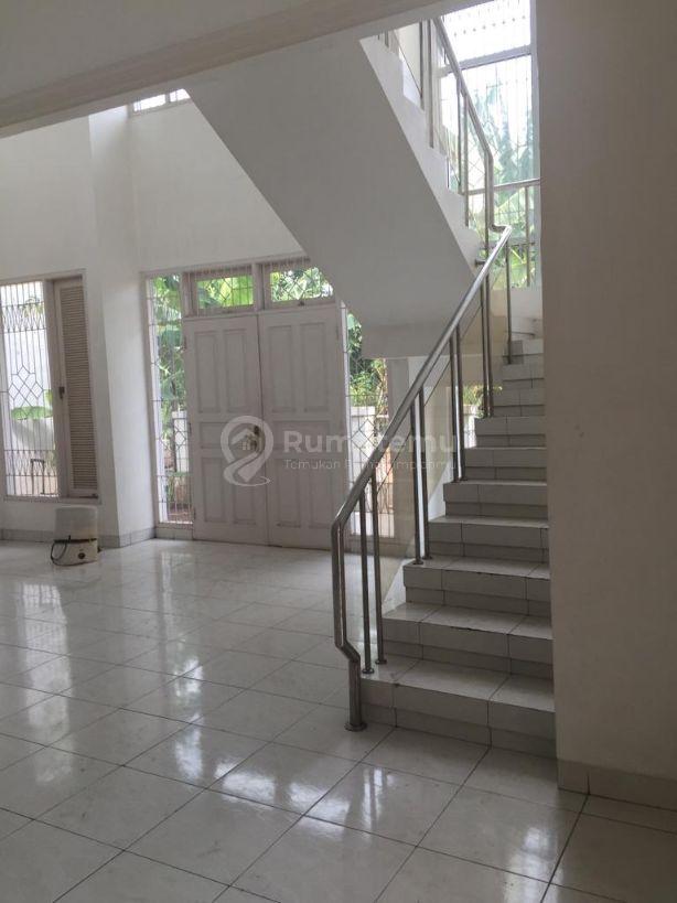 Rumah 2 Lantai Murah Siap Huni Posisi Hook di Taman Modern Cakung