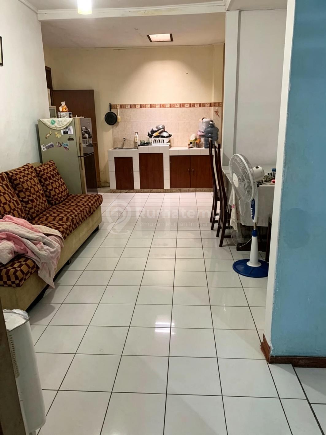 Dijual Rumah Cepat kawasan Strategis Gas Negara, keamanan portal malam hari , Perumnas Klender