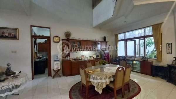 Jual Rumah Kokoh 2 Lantai di Daerah Cipaku, Sayap Setiabudi, Bandung