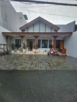 Disewakan Rumah Brandnew Cocok untuk Kantor Hunian Blok M Kebayorabaru Jakarta Selatan