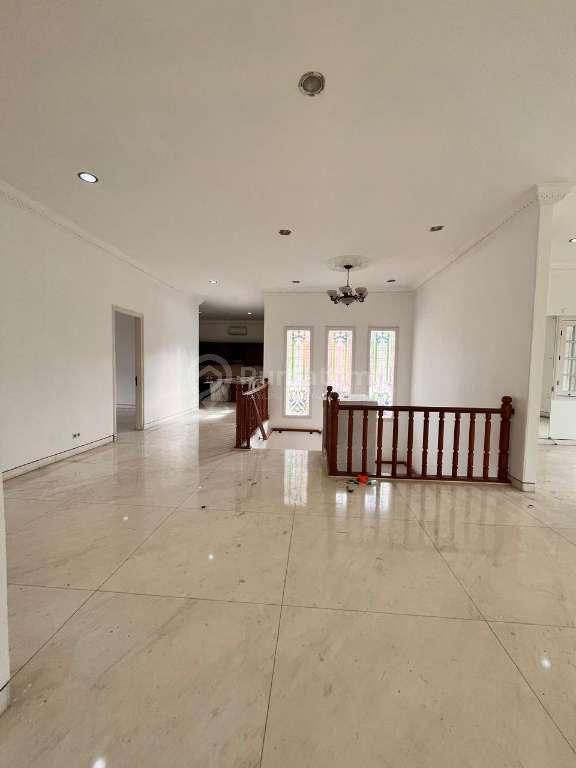 Disewakan rumah 2 lantai di Jl. Imam Bonjol, Menteng, Jakarta Pusat