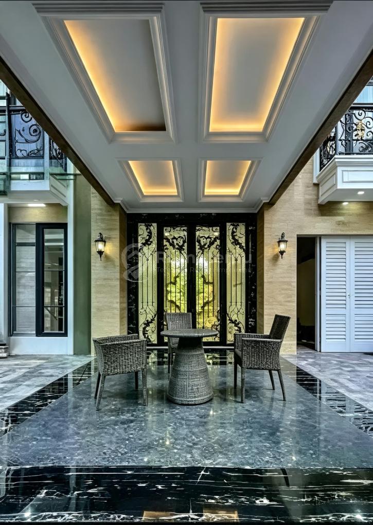 rumah mewah harga murah hadap Timur , di villa gading Indah kelapa gading