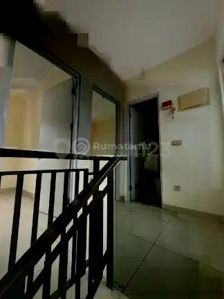 Rumah Murah 2 Lantai di Green Lake Cipondoh Karang Tengah Tangerang Kota Banten